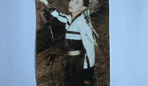 TWICE READY TO BE SIGNED PHOTO